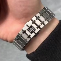 封面GhcYGBgaFhwXFxYXGx4eGA==